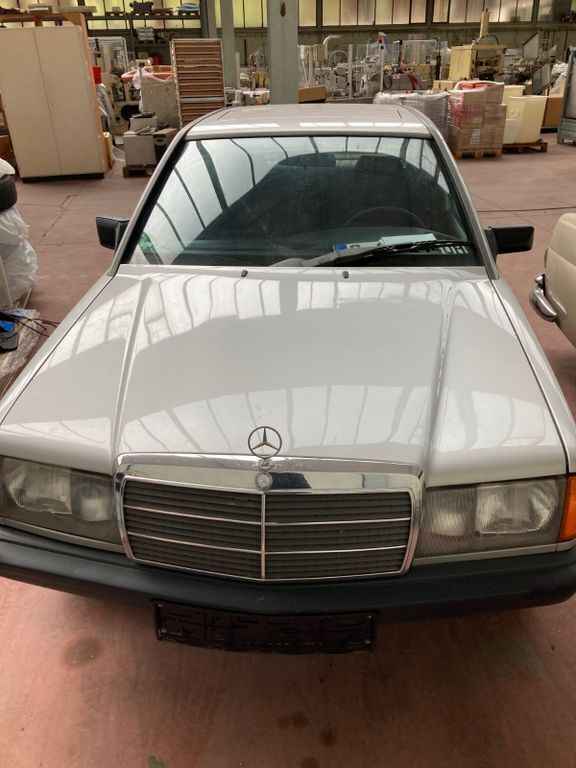 Silber Gebraucht 1986 Mercedes 190 Classic Limousine | 3.750 € - Bild 1/4