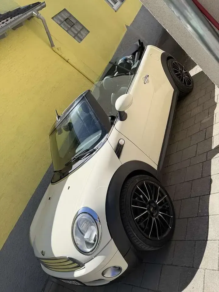 Gebraucht Mini Cooper Cabriolet 122 PS (89 kW) 2010 Weiß Cabrio