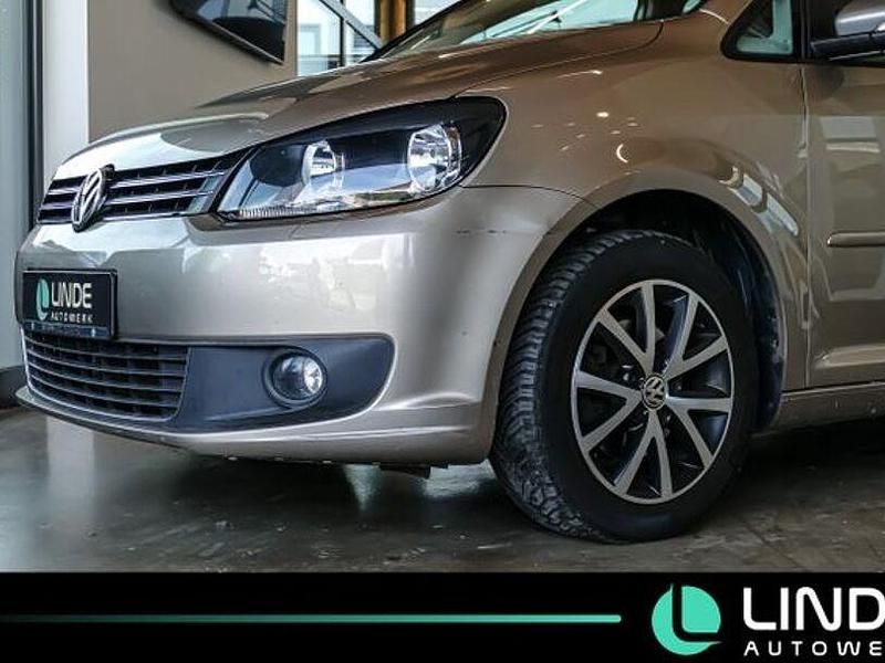 Gebraucht VW Touran Comfortline 105 PS (77 kW) 2013 Beige Van / Kleinbus