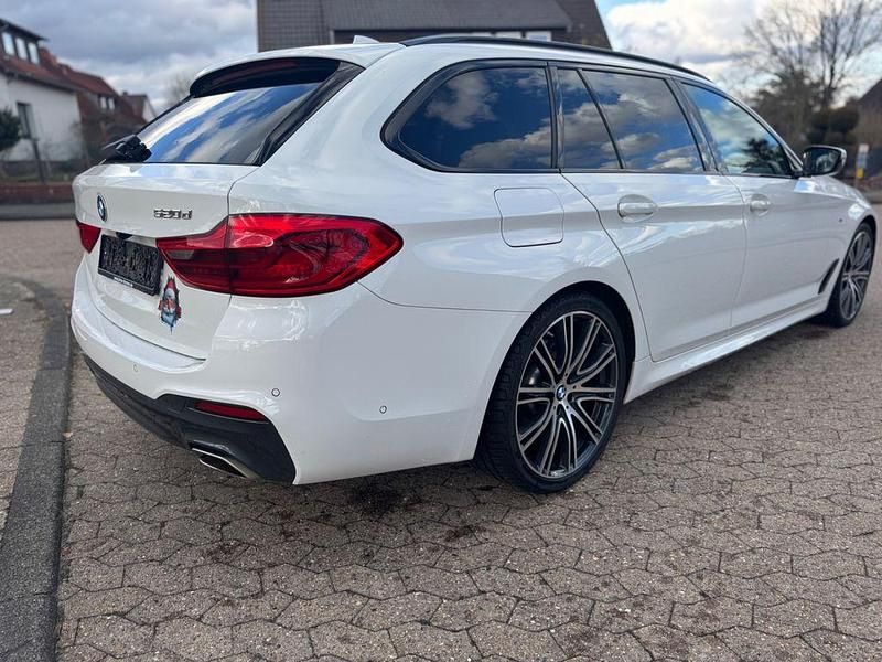 Gebraucht BMW 520 M Sport 190 PS (139 kW) 2018 Weiß Kombi