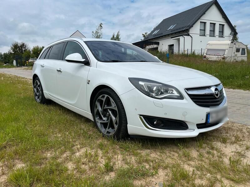 Weiß Gebraucht 2017 Opel Insignia OPC Kombi | 12.600 € (Superpreis) - Bild 1/4