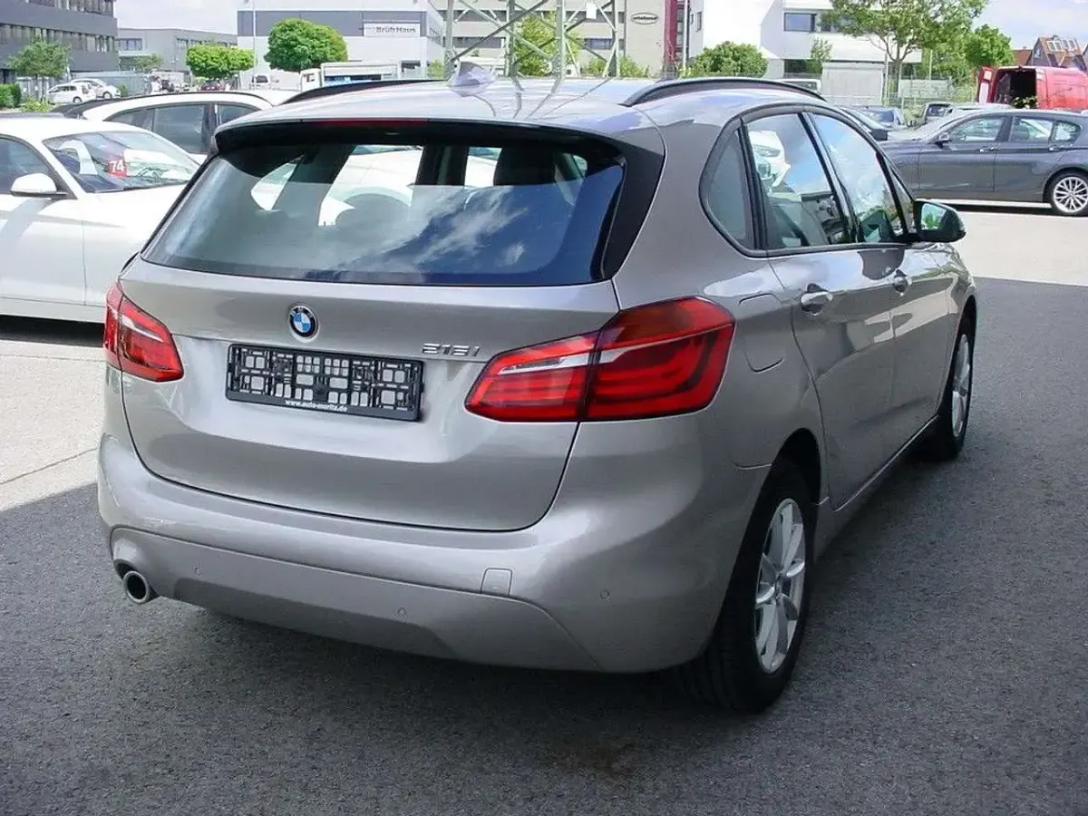 Gebraucht BMW 216 Sport Line 109 PS (80 kW) 2021 Silber Coupé