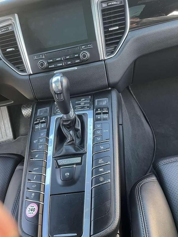 Gebraucht Porsche Macan 252 PS (185 kW) 2017 Grau SUV