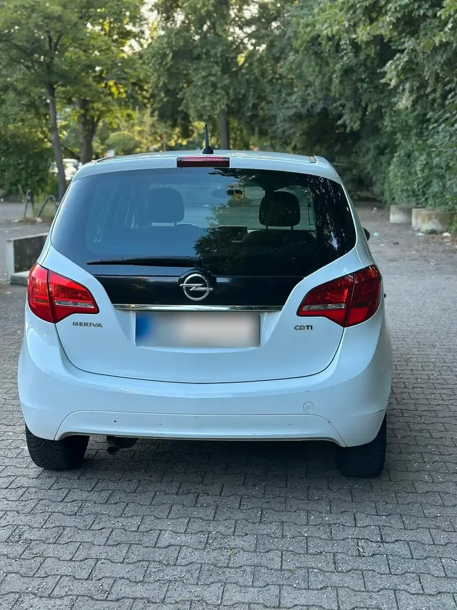 Gebraucht Opel Meriva 101 PS (74 kW) 2011 Weiß Van / Kleinbus