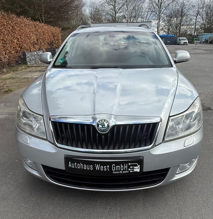 Gebraucht Skoda Octavia 122 PS (89 kW) 2009 Silber Limousine