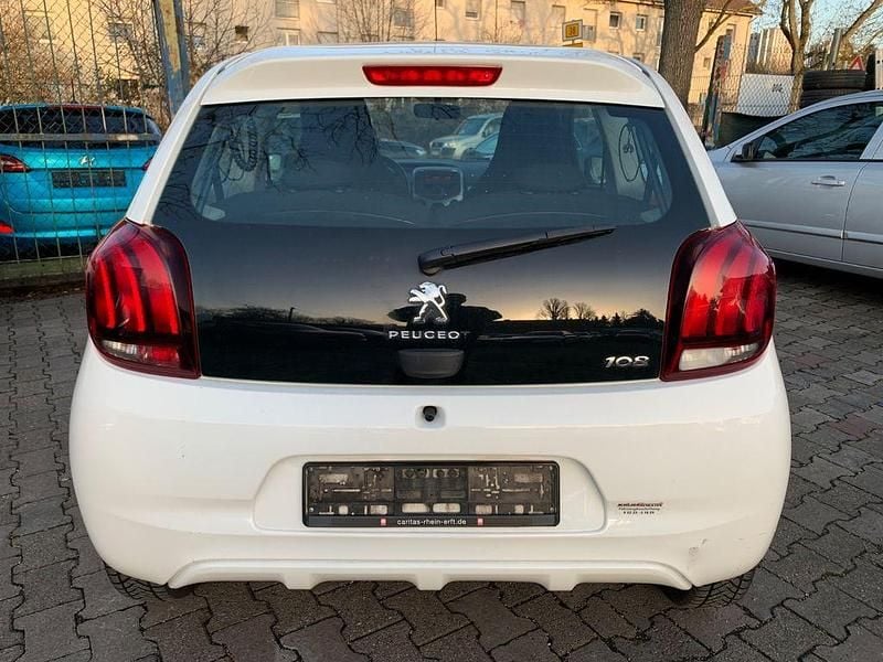Gebraucht Peugeot 108 Active 69 PS (50 kW) 2017 Weiß Kleinwagen