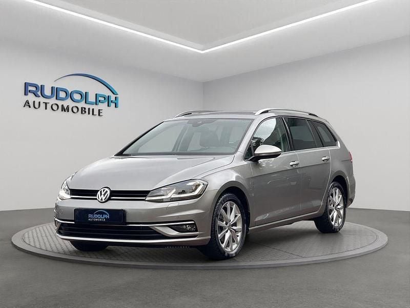 Silber Gebraucht 2020 VW Golf VII Highline Kombi | 22.099 € (Fairer Preis) - Bild 1/4