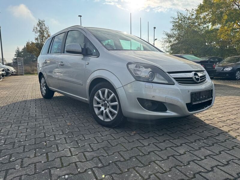 Silber Gebraucht 2009 Opel Zafira Innovation Van / Kleinbus | 3.999 € (Fairer Preis) - Bild 1/4