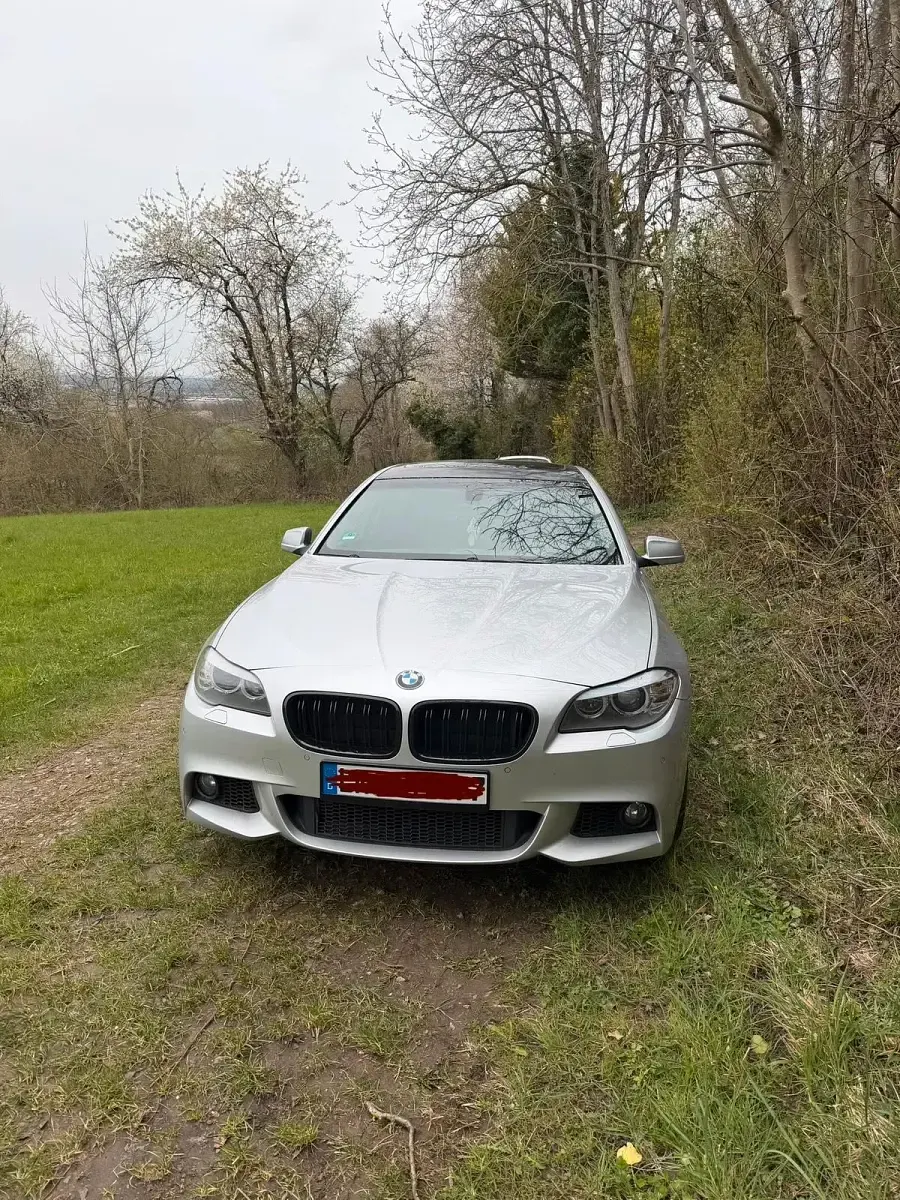 Second-hand BMW 525 204 CP (150 kW) 2012 Argintiu Berlinǎ