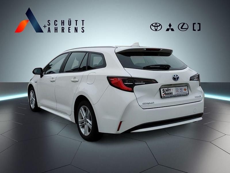 Gebraucht Toyota Corolla Edition 98 PS (72 kW) 2021 Weiß Limousine