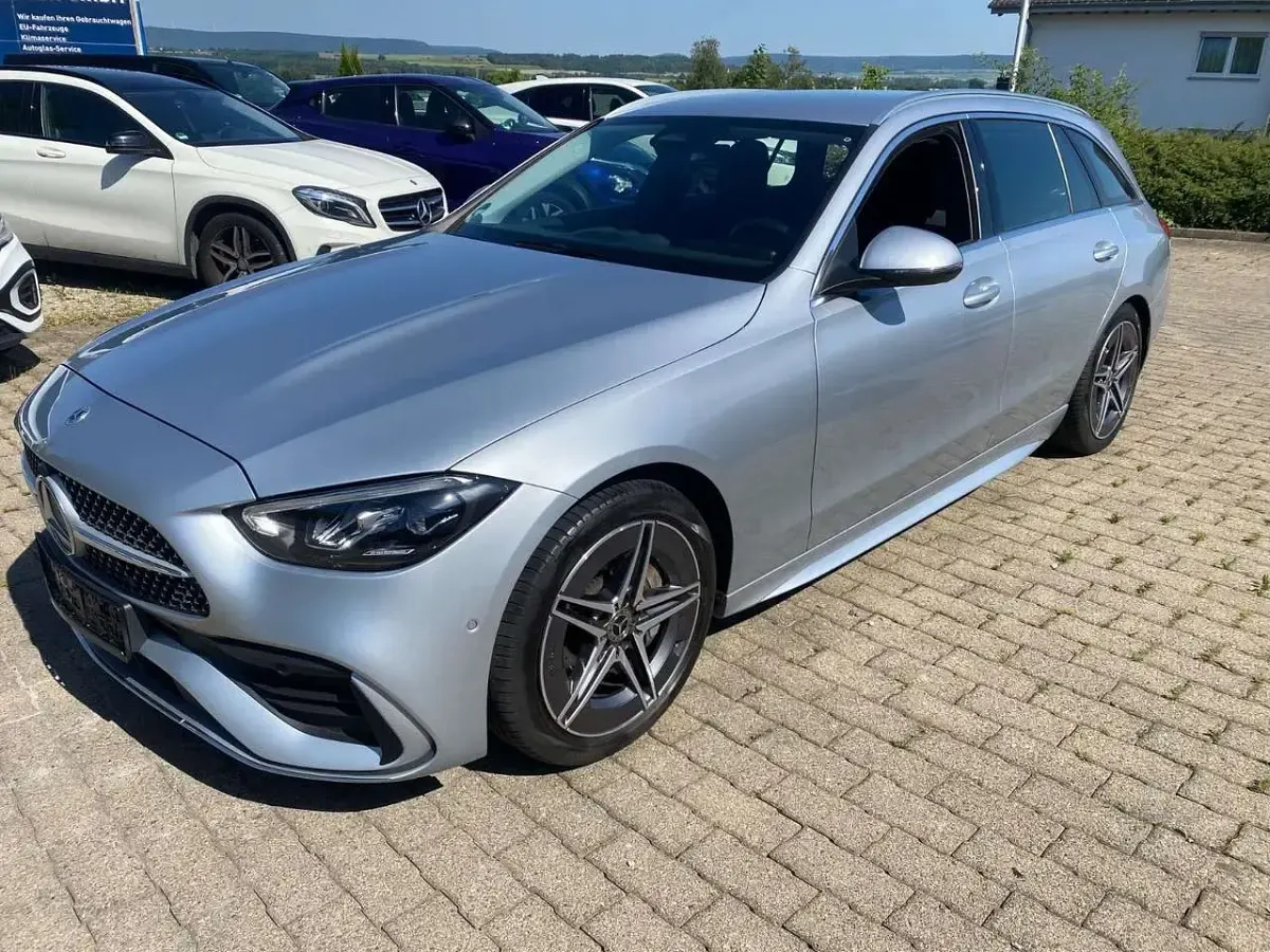Gebraucht Mercedes C200 AMG line 163 PS (119 kW) 2022 Hightechsilber metallic Kombi