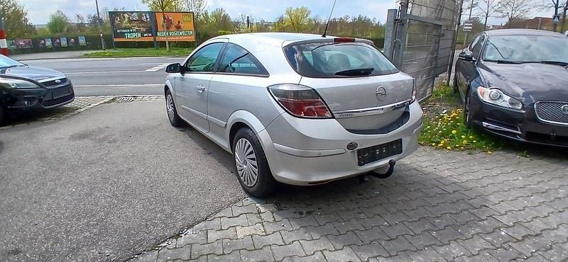 Gebraucht Opel Astra GTC 90 PS (66 kW) 2008 Silber Coupé