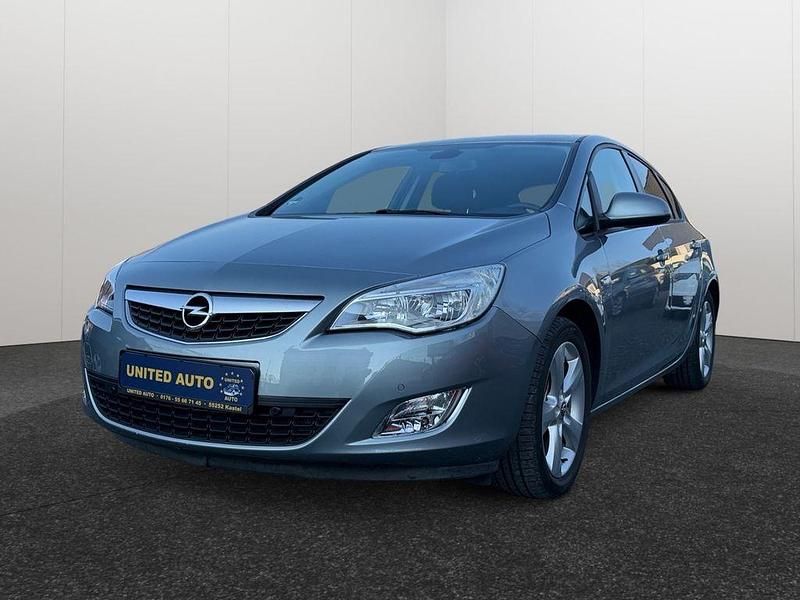 Gebraucht Opel Astra Edition 116 PS (85 kW) 2010 Silber Limousine