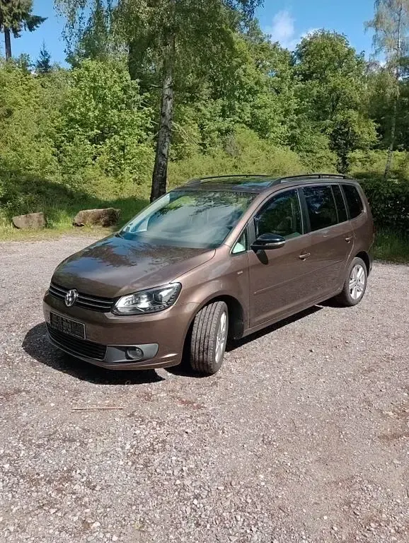 Używany VW Touran Match 140 KM (102 kW) 2012 Brązowy Minivan