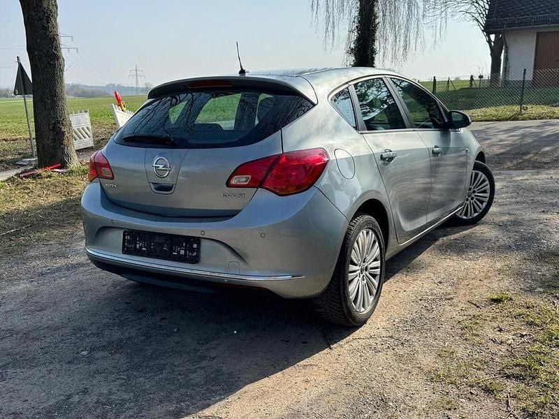 Gebraucht Opel Astra Style 120 PS (88 kW) 2015 Silber Limousine
