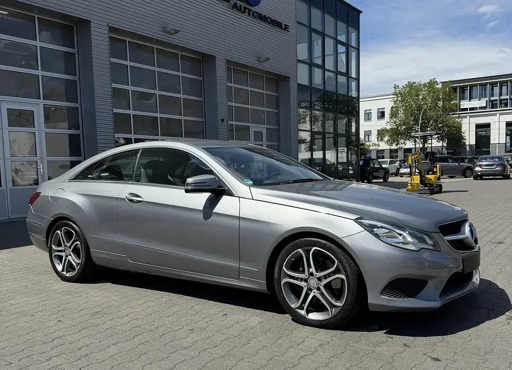 Gebraucht Mercedes E350 AMG line 306 PS (225 kW) 2015 Grau Coupé