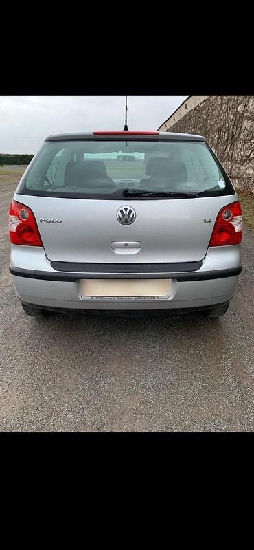 Gebraucht VW Polo 75 PS (55 kW) 2002 Silber Kleinwagen