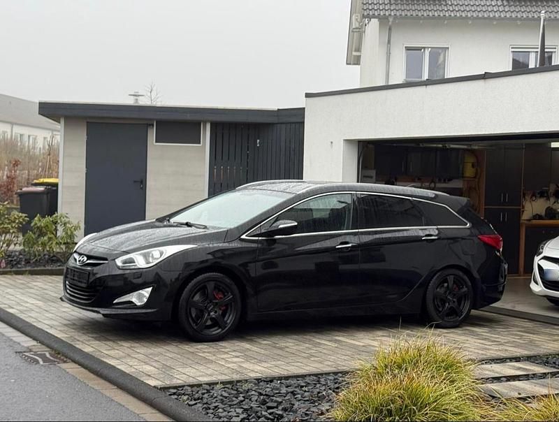 Gebraucht Hyundai i40 136 PS (100 kW) 2014 Schwarz Kombi