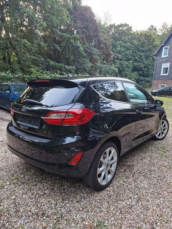 Gebraucht Ford Fiesta Titanium 125 PS (91 kW) 2017 Schwarz Kleinwagen