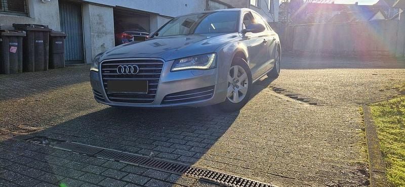 Gebraucht Audi A8 Ambiente 250 PS (183 kW) 2011 Silber Limousine