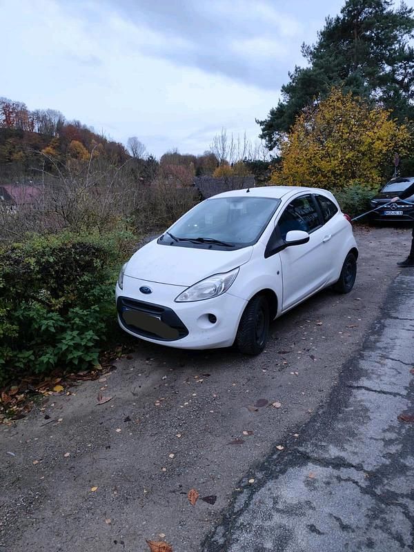 Weiß Gebraucht 2010 Ford Ka Kleinwagen | 3.500 € (Fairer Preis) - Bild 1/4