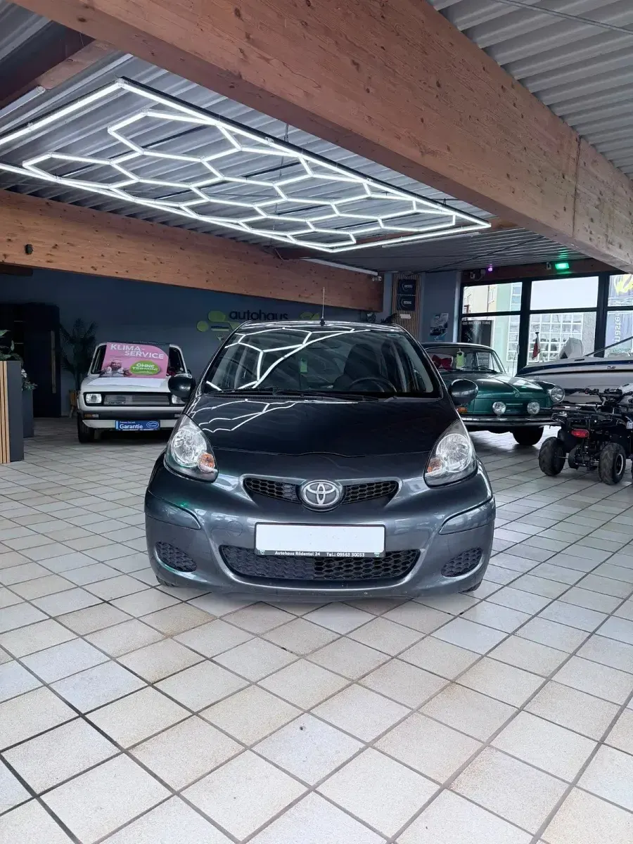 Gebraucht Toyota Aygo Cool 68 PS (50 kW) 2009 Grau Kleinwagen