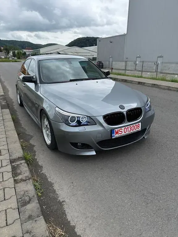 Gebraucht BMW 530 Performance 218 PS (160 kW) 2005 Silber Limousine