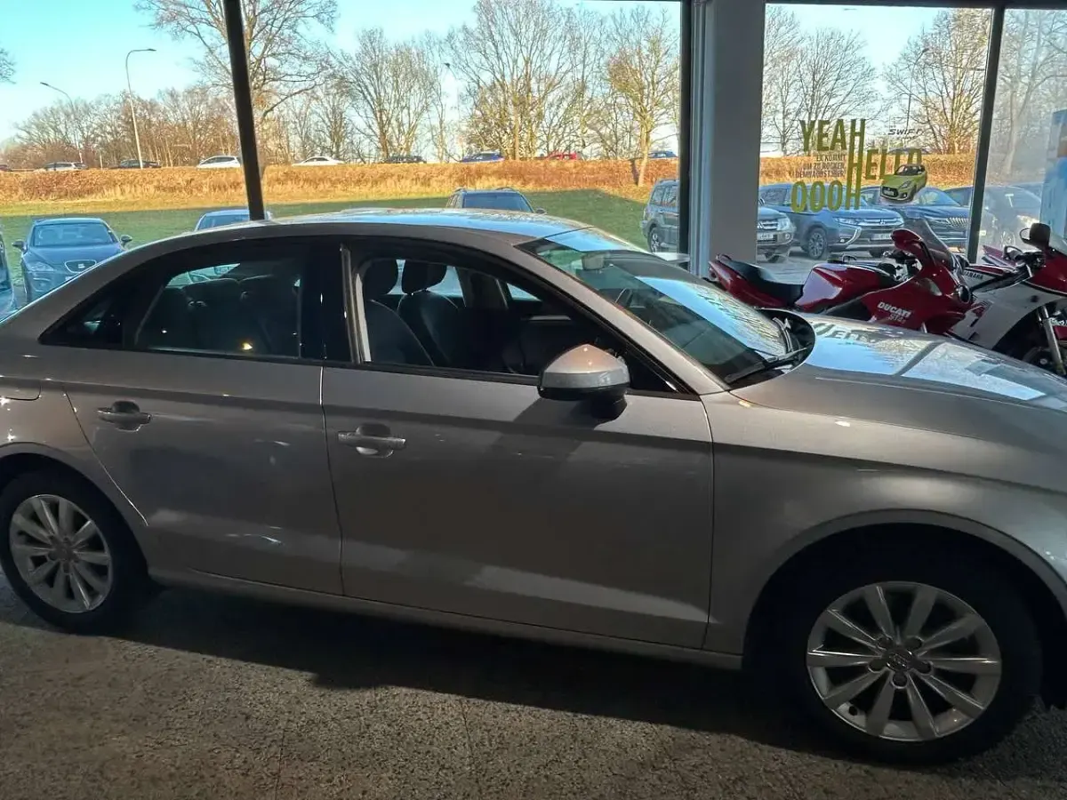 Gebraucht Audi A3 Ambiente 150 PS (110 kW) 2016 Silber Limousine