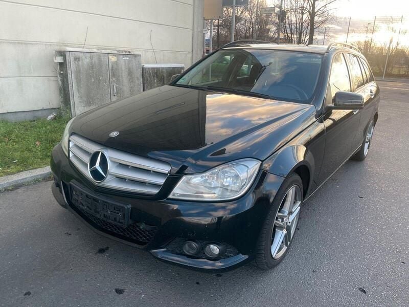 Schwarz Gebraucht 2012 Mercedes C200 Kombi | 5.399 € (Guter Preis) - Bild 1/4
