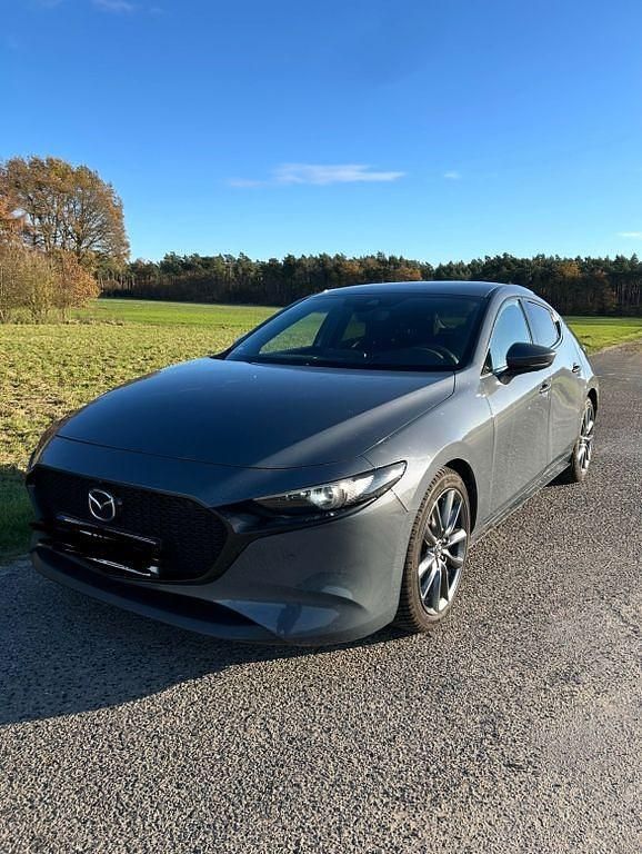 Grau Gebraucht 2020 Mazda 3 Selection Limousine | 18.900 € (Guter Preis) - Bild 1/4