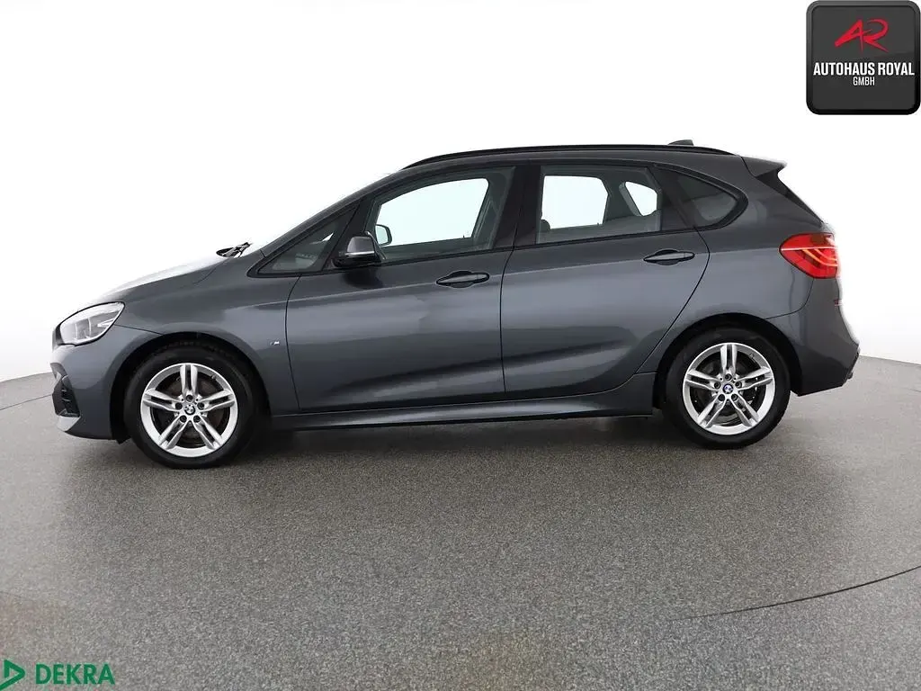 Gebraucht BMW 220 Active Tourer M Sport 190 PS (139 kW) 2019 Mineralgrau Van / Kleinbus