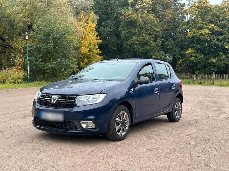 Blau Gebraucht 2017 Dacia Sandero Kleinwagen | 4.900 € (Superpreis) - Bild 1/4