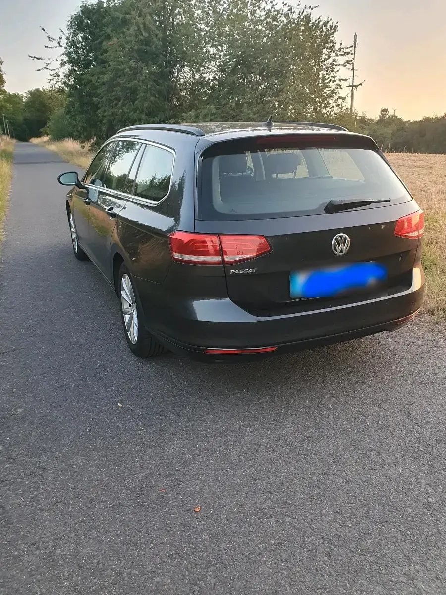 Gebraucht VW Passat 150 PS (110 kW) 2018 Grau Kombi