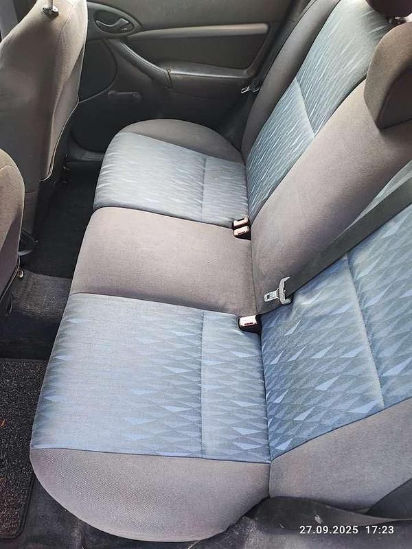 Gebraucht Ford Focus Ambiente 116 PS (85 kW) 2002 Schwarz Kombi