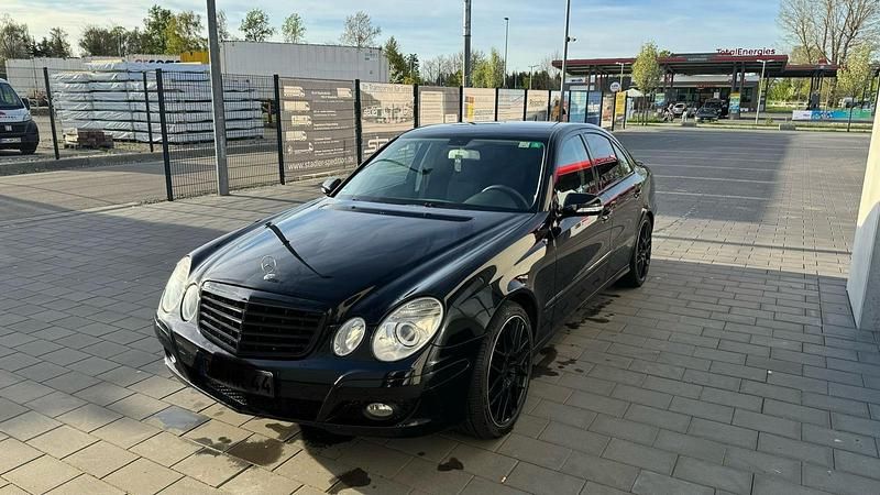 Gebraucht Mercedes E220 136 PS (100 kW) 2007 Schwarz Limousine