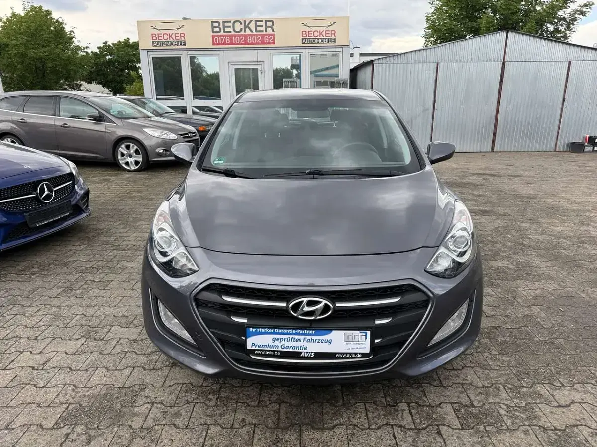 Gebraucht Hyundai i30 110 PS (80 kW) 2016 Thunder grey / met Kleinwagen
