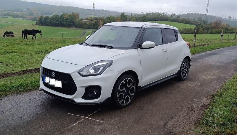 Weiß Gebraucht 2019 Suzuki Swift Sport Limousine | 13.000 € (Fairer Preis) - Bild 1/4