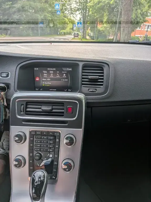 Gebraucht Volvo V60 CC 150 PS (110 kW) 2018 Grau Kombi