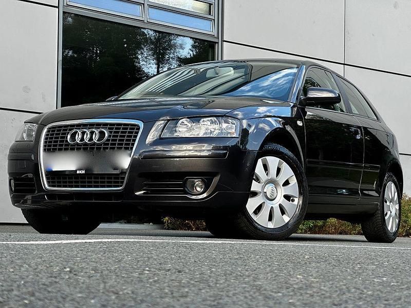 Grau Gebraucht 2006 Audi A3 Attraction Kleinwagen | 3.553 € (Fairer Preis) - Bild 1/4