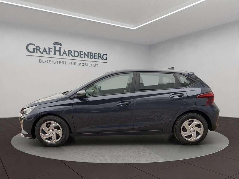 Gebraucht Hyundai i20 Select 101 PS (74 kW) 2025 Aurora grey / met Limousine