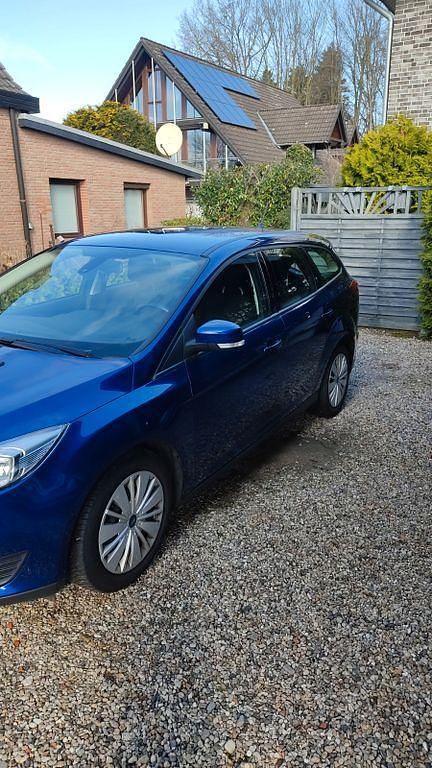 Usata Ford Focus 101 CV (74 kW) 2017 Blu Berlina