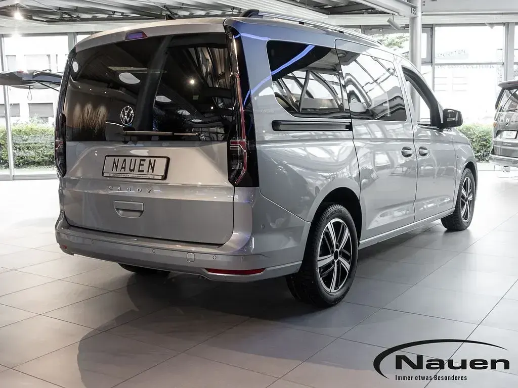 Neu VW Caddy Maxi 122 PS (89 kW) 2026 Oyster silver metallic Van / Kleinbus