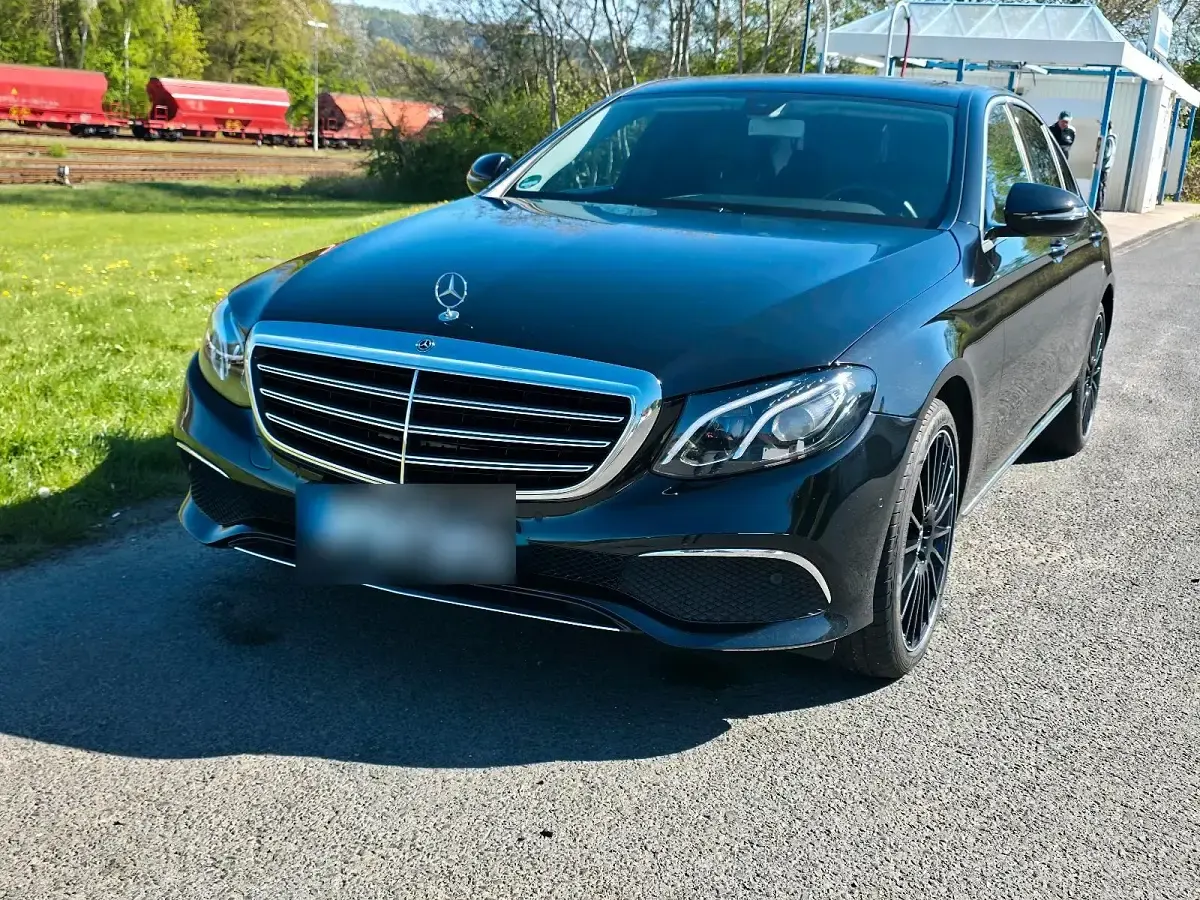 Second-hand Mercedes E220 194 CP (142 kW) 2016 Negru Berlinǎ