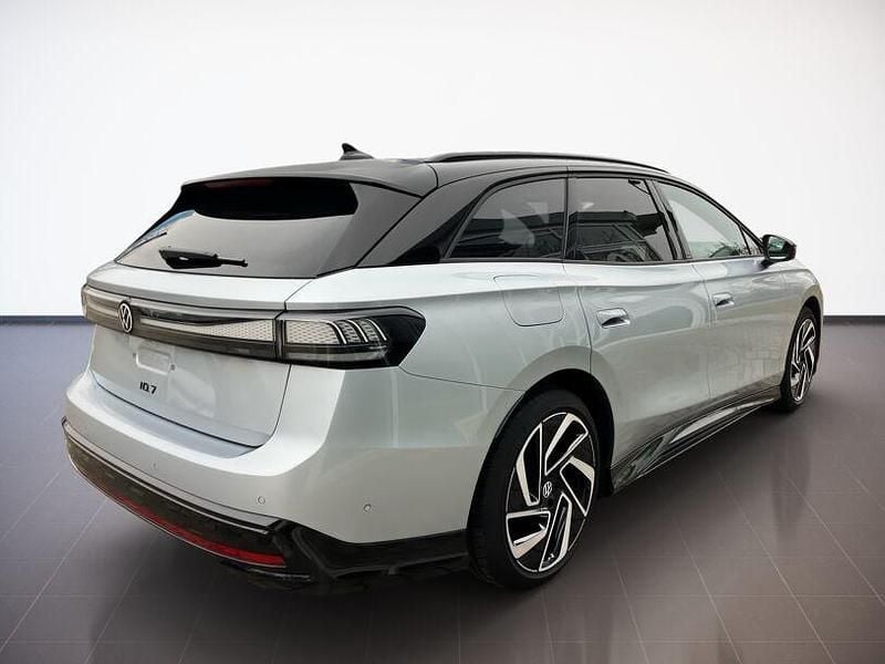 Gebraucht VW ID.7 Pro 210 kW (286 PS) 2025 Scale silver Kombi