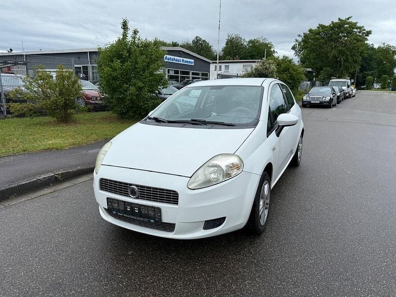 Weiß Gebraucht 2009 Fiat Grande Punto Active Kleinwagen | 2.199 € (Fairer Preis) - Bild 1/4
