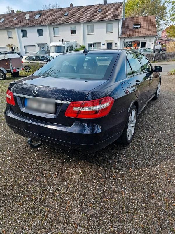 Używany Mercedes 350 231 KM (169 kW) 2011 Niebieski Sedan/Limuzyna