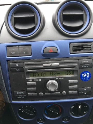 Gebraucht Ford Fiesta Style 60 PS (44 kW) 2007 Silber metallic Kleinwagen