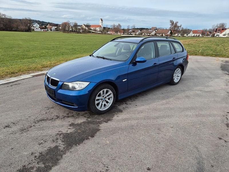 Gebraucht BMW 318 129 PS (94 kW) 2007 Blau Kombi