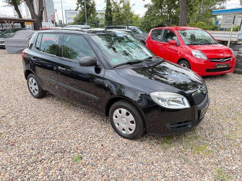 Schwarz Gebraucht 2009 Skoda Fabia Classic Limousine | 2.250 € (Fairer Preis) - Bild 1/4