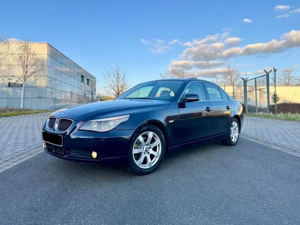 Gebraucht BMW 523 177 PS (130 kW) 2006 Blau Limousine